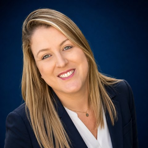 Joana Marconi — Gerente Geral